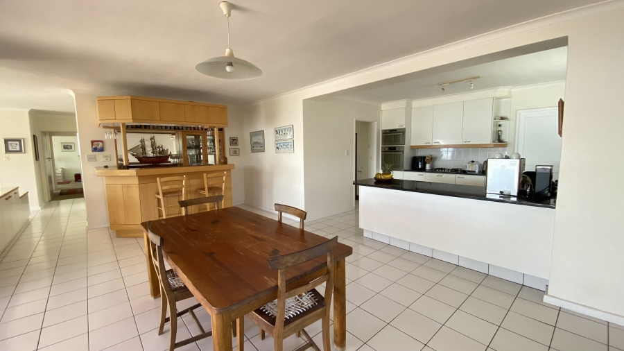 5 Bedroom Property for Sale in Simons Kloof Western Cape
